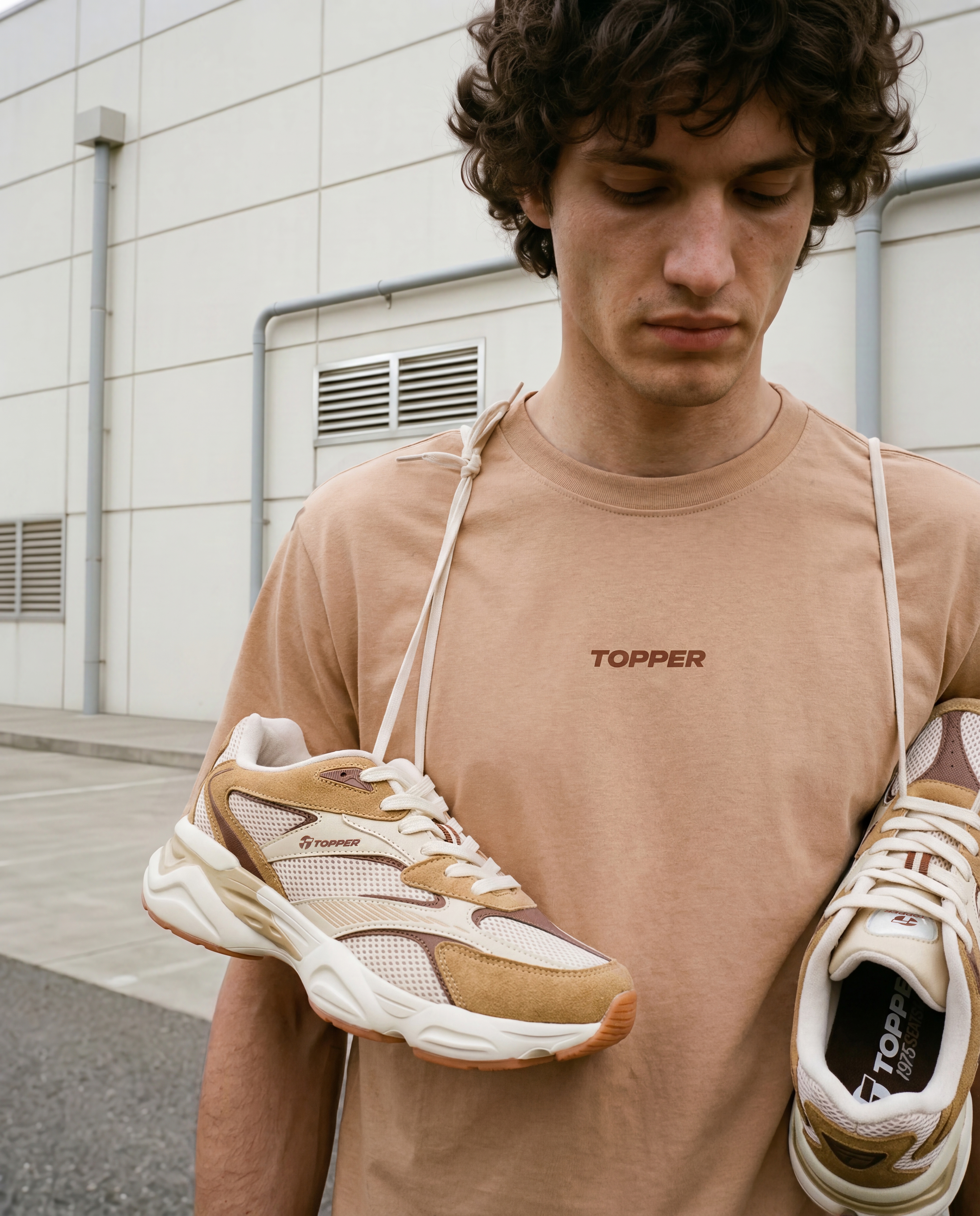 Producción sportswear con modelos virtuales IA creada por DELFI para Topper